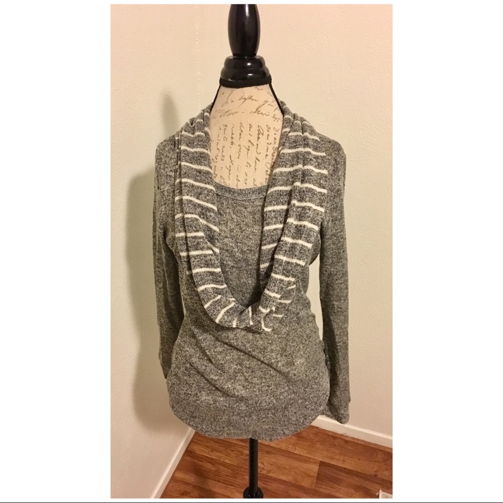 Attached Scarf Sweater
